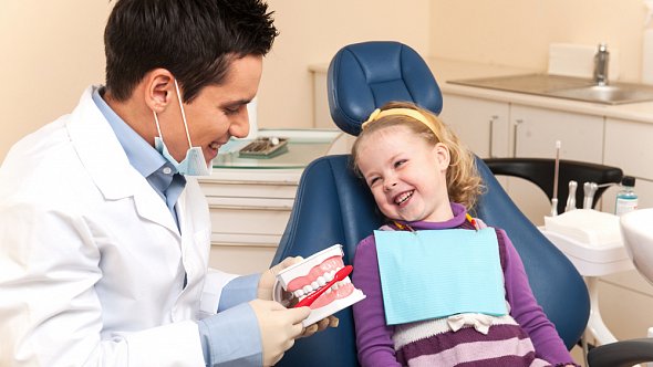 zubař pacientka dítě zuby